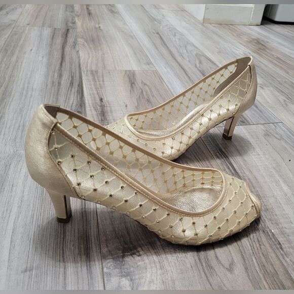 Adrianna papell heels sz 7 gold tone - Picture 15 of 16